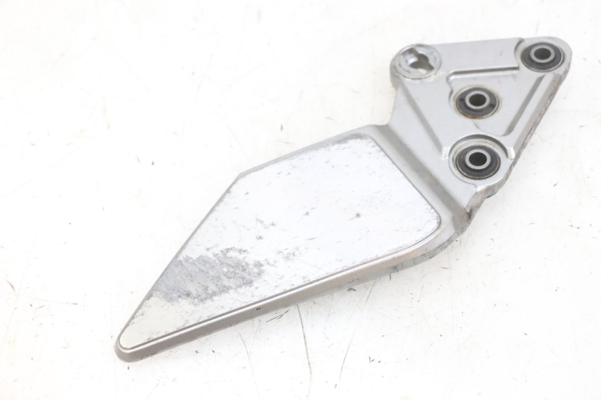 photo de FUSSRASTEN HALTEPLATTEN VORN LINKS SUZUKI GSF N BANDIT 600 (1996 - 1999) - Technische Nahaufnahme