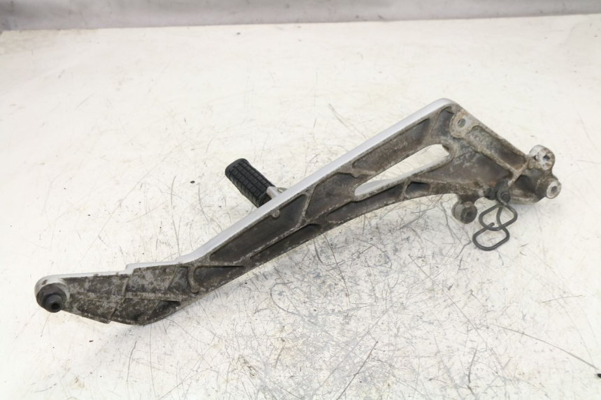 photo de FUSSRASTEN HALTEPLATTEN VORN LINKS HONDA NTV DEAUVILLE 650 (2001 - 2006)