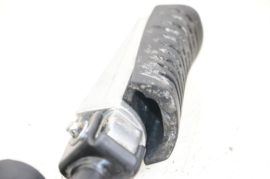 photo de FUSSRASTEN HALTEPLATTEN VORN LINKS KYMCO K-PW K-PIPE 50 (2012 - 2017)