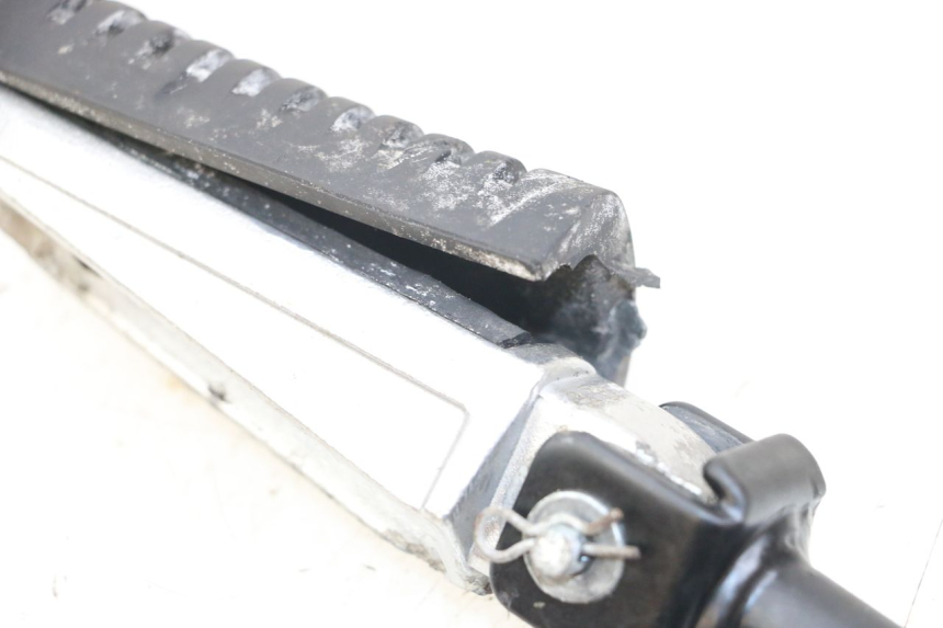 photo de FUSSRASTEN HALTEPLATTEN VORN LINKS KYMCO K-PW K-PIPE 50 (2012 - 2017)