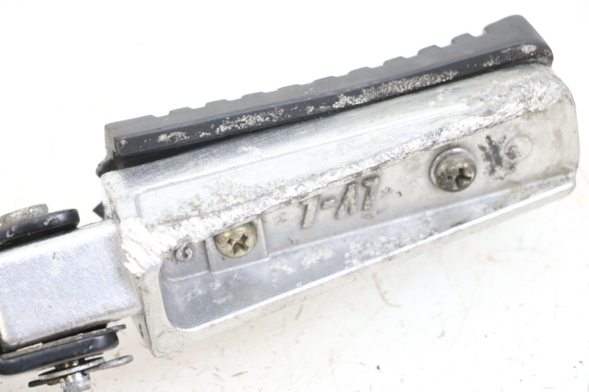 photo de FUSSRASTEN HALTEPLATTEN VORN LINKS KYMCO K-PW K-PIPE 50 (2012 - 2017)