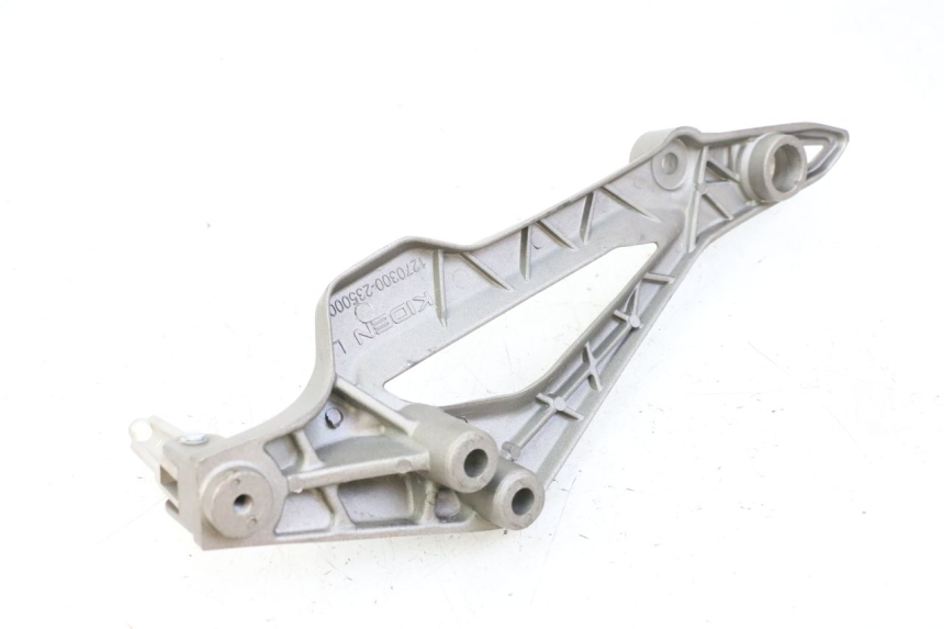 photo de FUSSRASTEN HALTEPLATTEN VORN LINKS KIDEN KD125-G 125 (2018 - 2022)