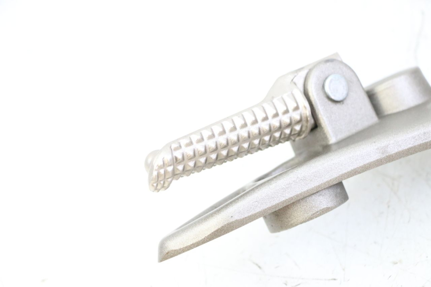 photo de FUSSRASTEN HALTEPLATTEN VORN LINKS KIDEN KD125-G 125 (2018 - 2022)