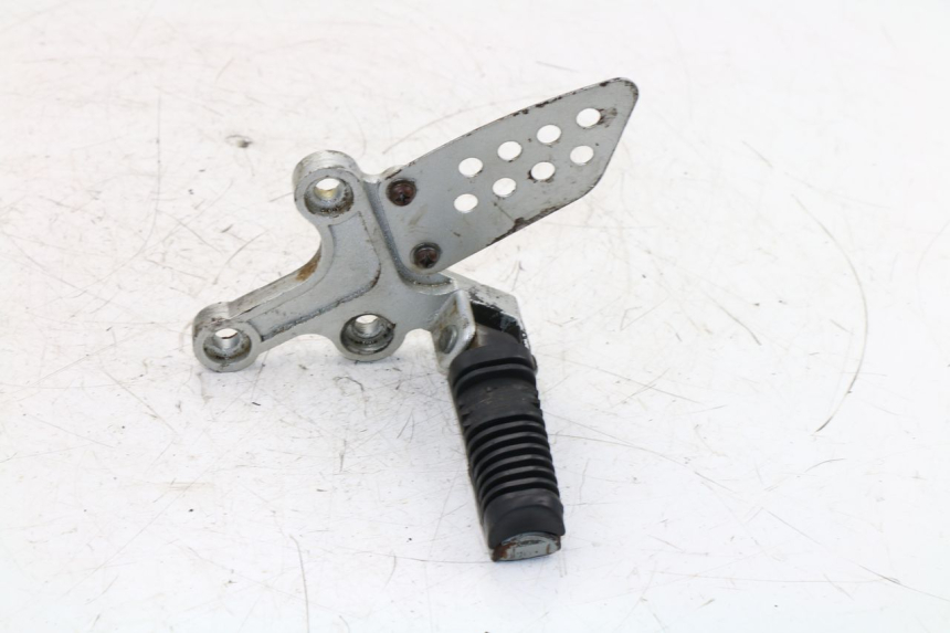 photo de FUSSRASTEN HALTEPLATTEN VORN LINKS KINROAD XT125-19 ROAD KING 125 (2010 - 2012)