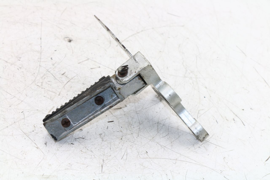 photo de FUSSRASTEN HALTEPLATTEN VORN LINKS KINROAD XT125-19 ROAD KING 125 (2010 - 2012)