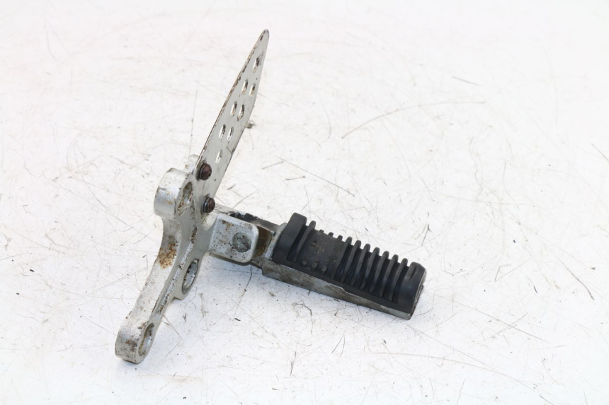 photo de FUSSRASTEN HALTEPLATTEN VORN LINKS KINROAD XT125-19 ROAD KING 125 (2010 - 2012)