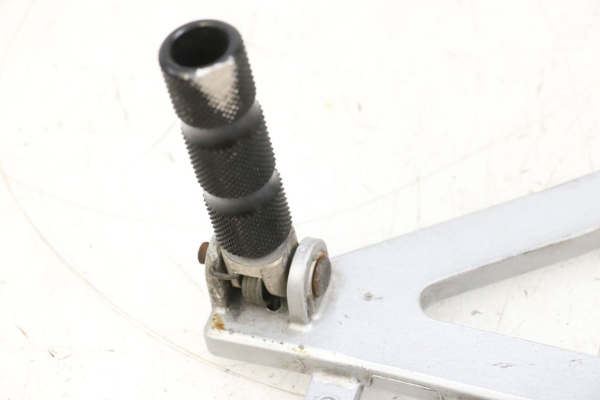 photo de FUSSRASTEN HALTEPLATTEN VORN LINKS HONDA NSR R 125 (1994 - 2003) - Detailansicht des Bauteils