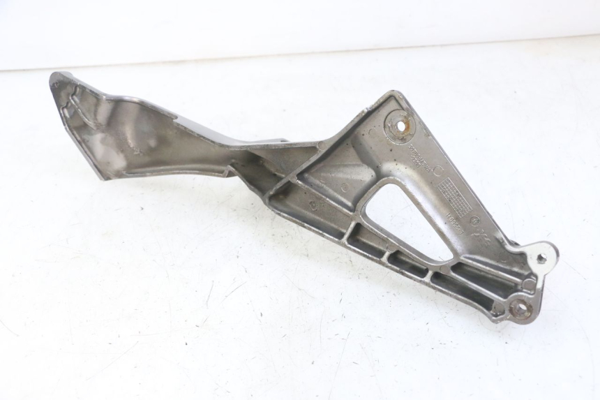 photo de FUSSRASTEN HALTEPLATTEN VORN LINKS HONDA NTV DEAUVILLE ABS 700 (2007 - 2016)