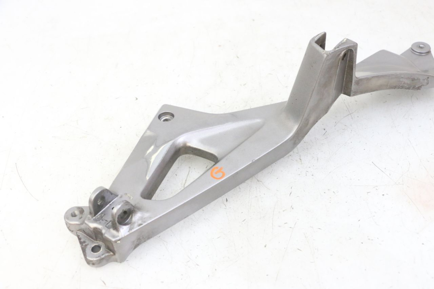photo de FUSSRASTEN HALTEPLATTEN VORN LINKS HONDA NTV DEAUVILLE ABS 700 (2007 - 2016)