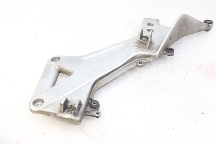 photo de FUSSRASTEN HALTEPLATTEN VORN LINKS HONDA ST PAN EUROPEAN 1300 (2002 - 2013)