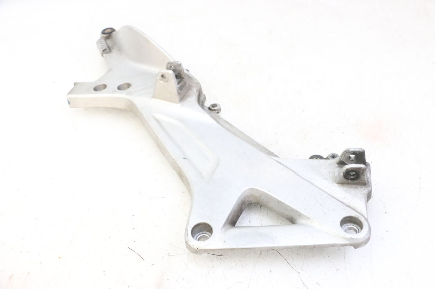 photo de FUSSRASTEN HALTEPLATTEN VORN LINKS HONDA ST PAN EUROPEAN 1300 (2002 - 2013)