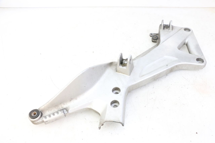 photo de FUSSRASTEN HALTEPLATTEN VORN LINKS HONDA ST PAN EUROPEAN 1300 (2002 - 2013)