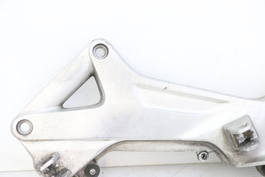 photo de FUSSRASTEN HALTEPLATTEN VORN LINKS HONDA ST PAN EUROPEAN 1300 (2002 - 2013)