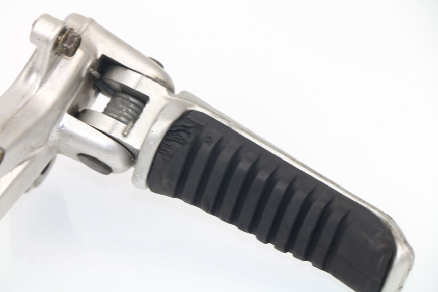 photo de FUSSRASTEN HALTEPLATTEN VORN LINKS DUCATI ST2 944 (1997 - 2003)