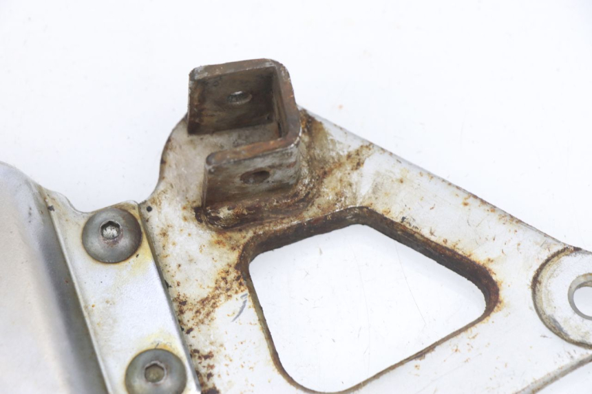photo de FUSSRASTEN HALTEPLATTEN VORN LINKS SUZUKI GS GSE 500 (2001 - 2003)