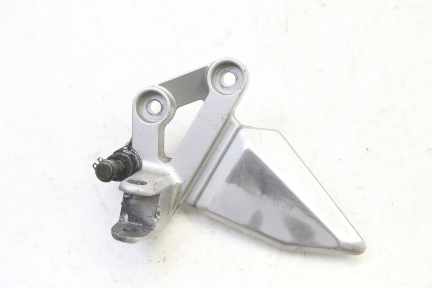 photo de FUSSRASTEN HALTEPLATTEN VORN LINKS SUZUKI SV S 650 (2003 - 2009)
