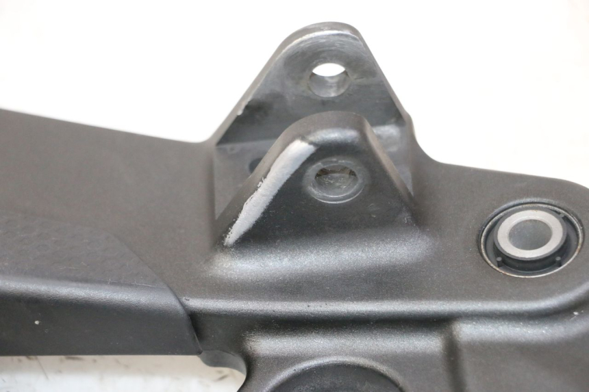 photo de FUSSRASTEN HALTEPLATTEN VORN LINKS YAMAHA XJ6 ABS 600 (2008 - 2016)