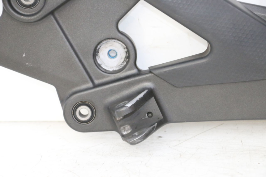 photo de FUSSRASTEN HALTEPLATTEN VORN LINKS YAMAHA XJ6 ABS 600 (2008 - 2016)