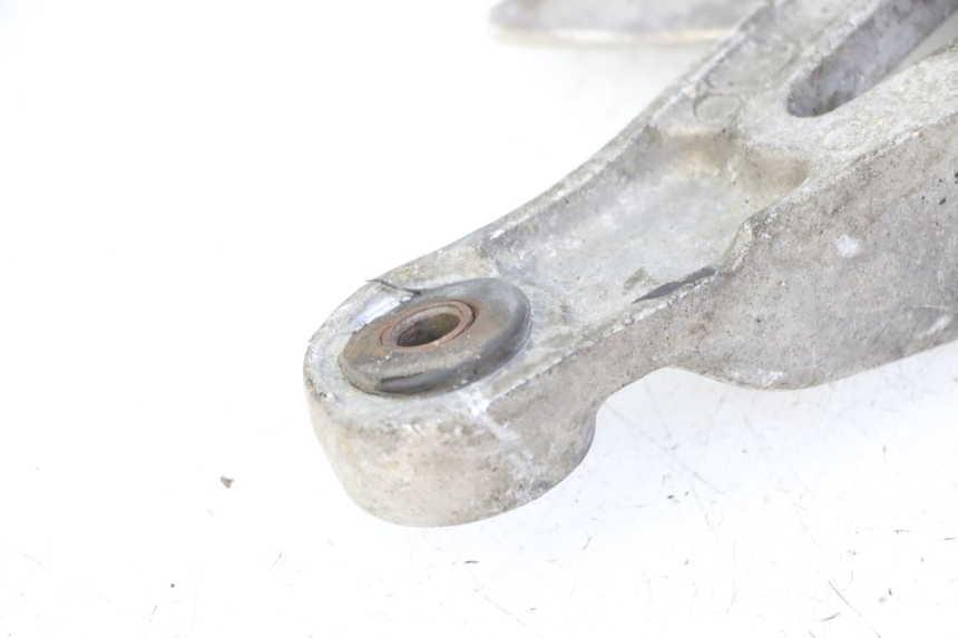 photo de FUSSRASTEN HALTEPLATTEN VORN LINKS YAMAHA XJN DIVERSION 600 (2000 - 2003)