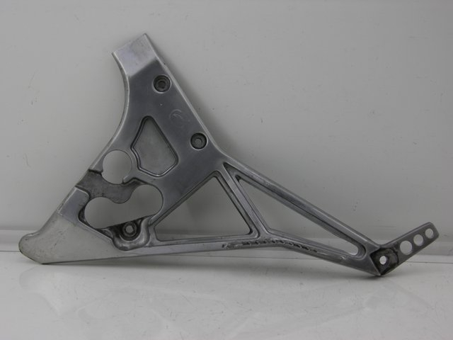 photo de FUSSRASTEN HALTEPLATTEN VORN LINKS YAMAHA FJ 3CX 1200 (1986 - 1996)