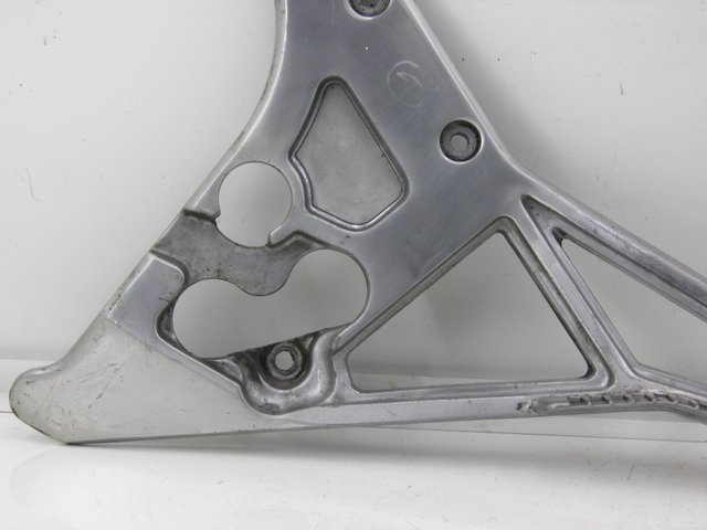 photo de FUSSRASTEN HALTEPLATTEN VORN LINKS YAMAHA FJ 3CX 1200 (1986 - 1996)