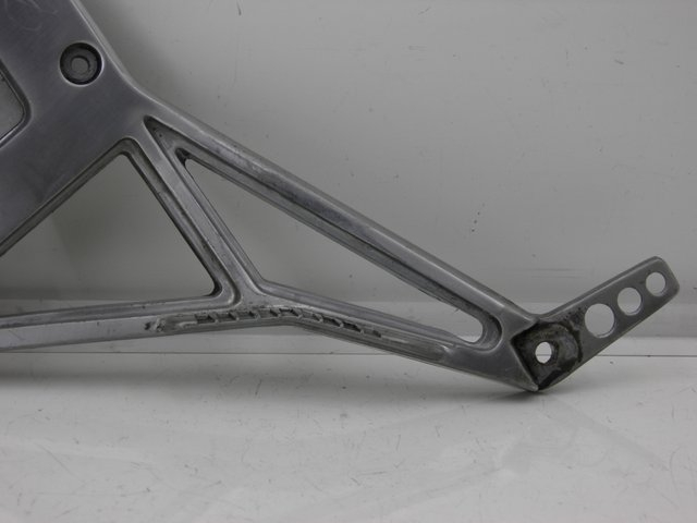 photo de FUSSRASTEN HALTEPLATTEN VORN LINKS YAMAHA FJ 3CX 1200 (1986 - 1996)