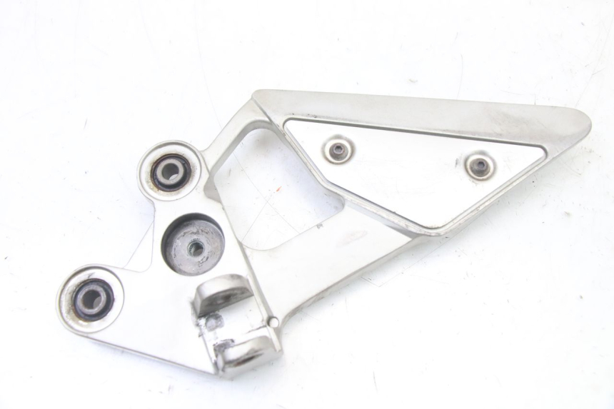 photo de FUSSRASTEN HALTEPLATTEN VORN LINKS YAMAHA FZ6 FAZER S2 600 (2007 - 2011)