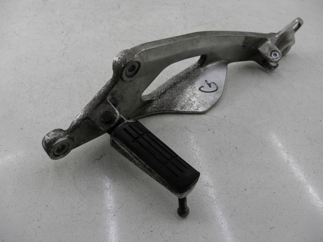 photo de FUSSRASTEN HALTEPLATTEN VORN LINKS YAMAHA TDM 900 (2004 - 2006)