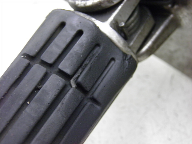 photo de FUSSRASTEN HALTEPLATTEN VORN LINKS YAMAHA TDM 900 (2004 - 2006)