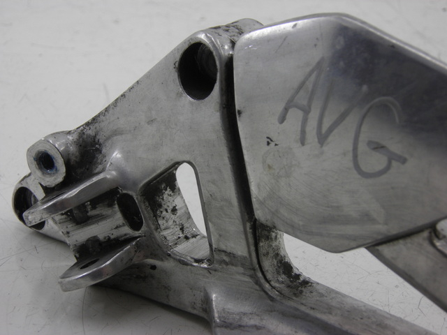 photo de FUSSRASTEN HALTEPLATTEN VORN LINKS YAMAHA XJS DIVERSION 600 (1997 - 1999)