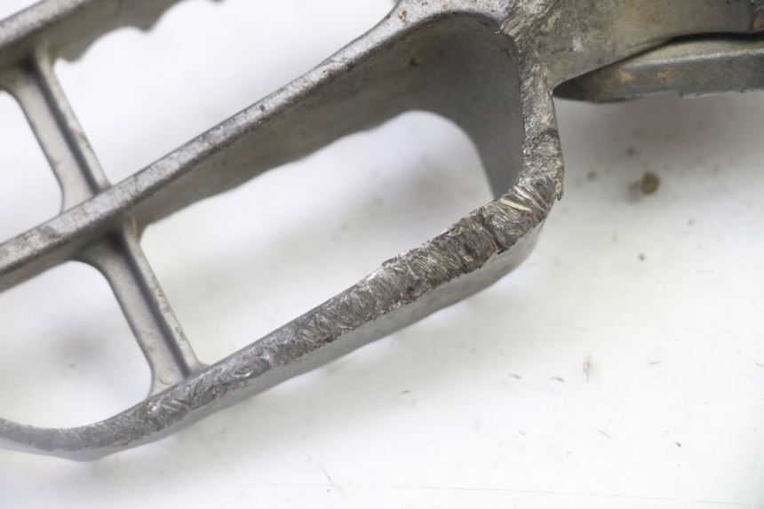 photo de FUSSRASTEN HALTEPLATTEN VORN LINKS YAMAHA YZF YZ-F 450 (2014 - 2016)