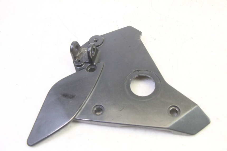 photo de FUSSRASTEN HALTEPLATTEN VORN LINKS KAWASAKI ZR 7 750 (1999 - 2001) - Zoom auf Gebrauchszustand