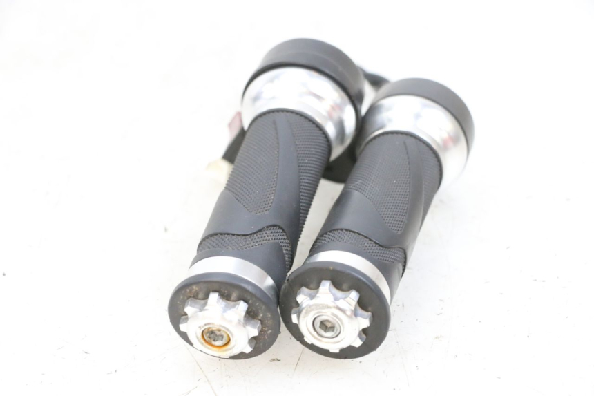 photo de GASGRIFF EFUN PUSA 1 - Details der Befestigungspunkte