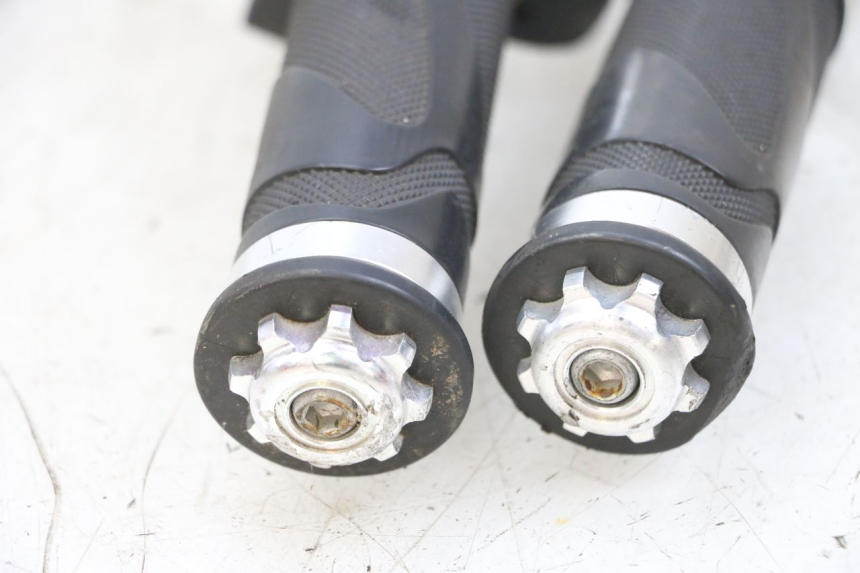 photo de GASGRIFF EFUN PUSA 1 - Oberflächenzustand und Material