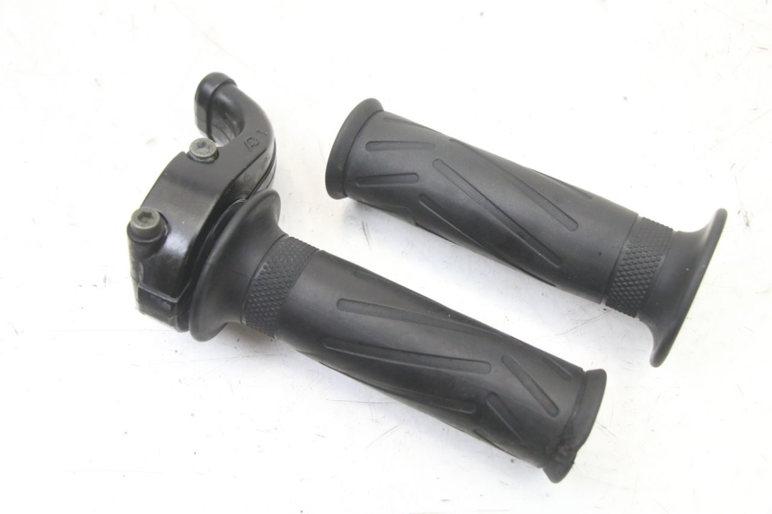 photo de GASGRIFF YAMAHA FZS FAZER 600 (2001 - 2003)