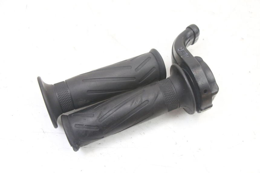 photo de GASGRIFF YAMAHA FZS FAZER 600 (2001 - 2003)