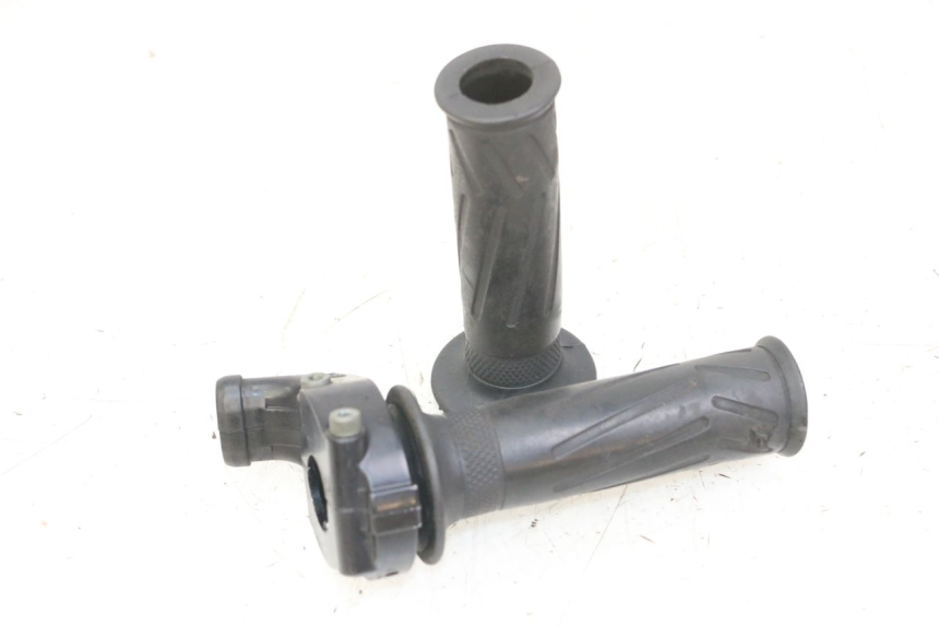 photo de GASGRIFF YAMAHA FZS FAZER 600 (2001 - 2003)