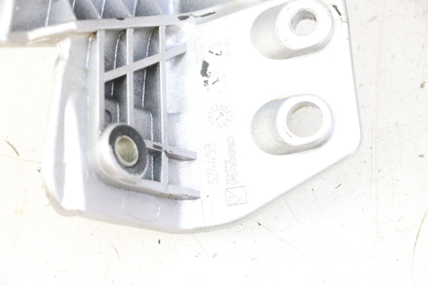 photo de RECHTER HINTERER GRIFF PIAGGIO MP3 LT 400 (2007 - 2012)