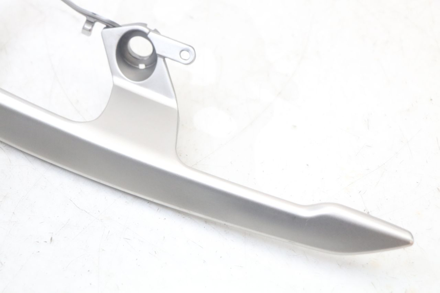 photo de LINKE HINTERE GRIFF YAMAHA XMAX X-MAX ABS 125 (2017 - 2020) - Zoom auf Gebrauchszustand