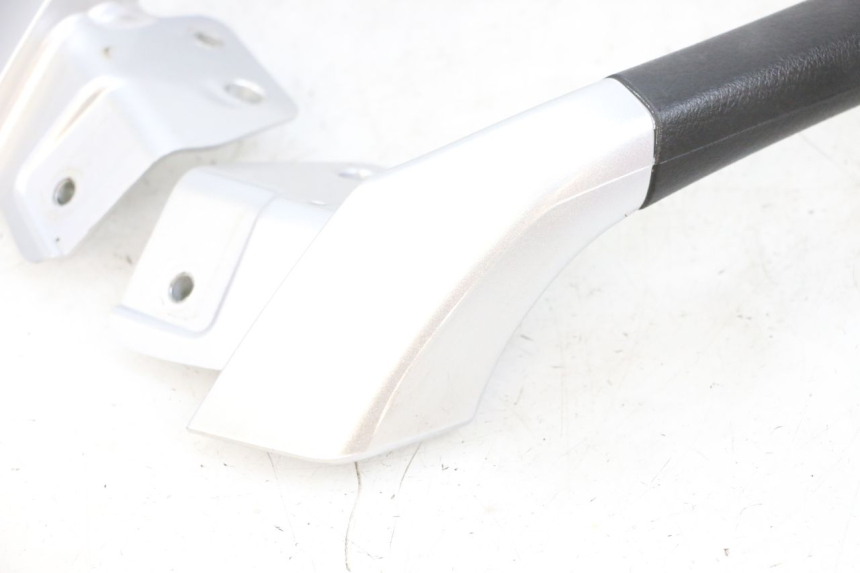 photo de HALTEGRIFF PIAGGIO MP3 RL 250 (2007 - 2010) - Weitere Ansicht des Artikels