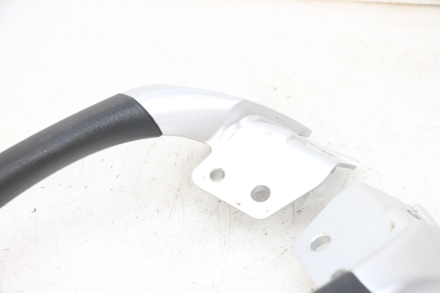 photo de HALTEGRIFF PIAGGIO MP3 RL 250 (2007 - 2010) - Charakteristische Merkmale