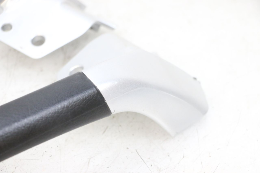 photo de HALTEGRIFF PIAGGIO MP3 RL 250 (2007 - 2010) - Zoom auf Komponenten