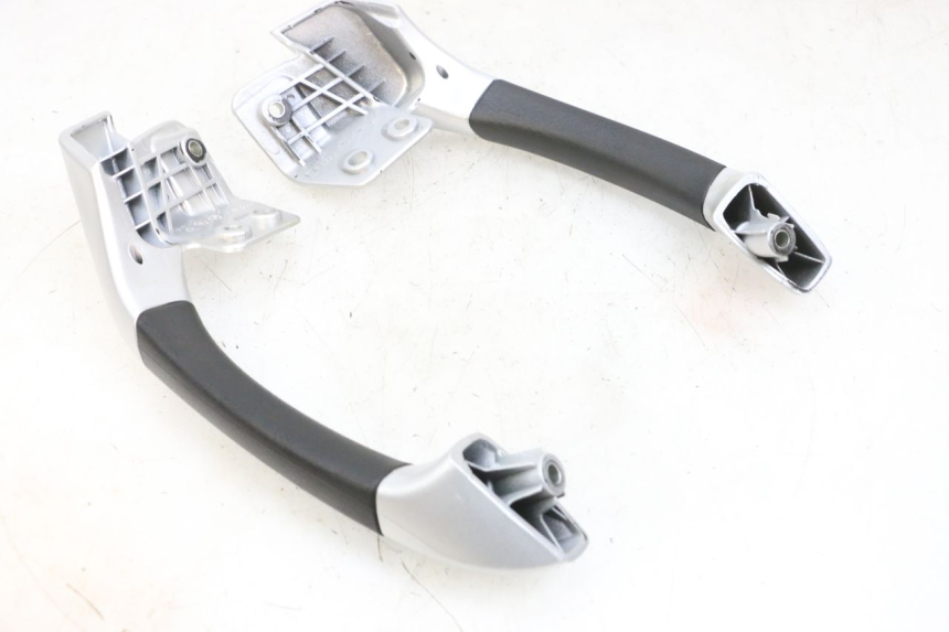 photo de HALTEGRIFF PIAGGIO MP3 RL 250 (2007 - 2010) - Zoom auf Gebrauchszustand