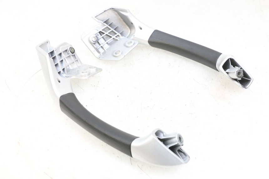 photo de HALTEGRIFF PIAGGIO MP3 RL 250 (2007 - 2010) - Technische Nahaufnahme