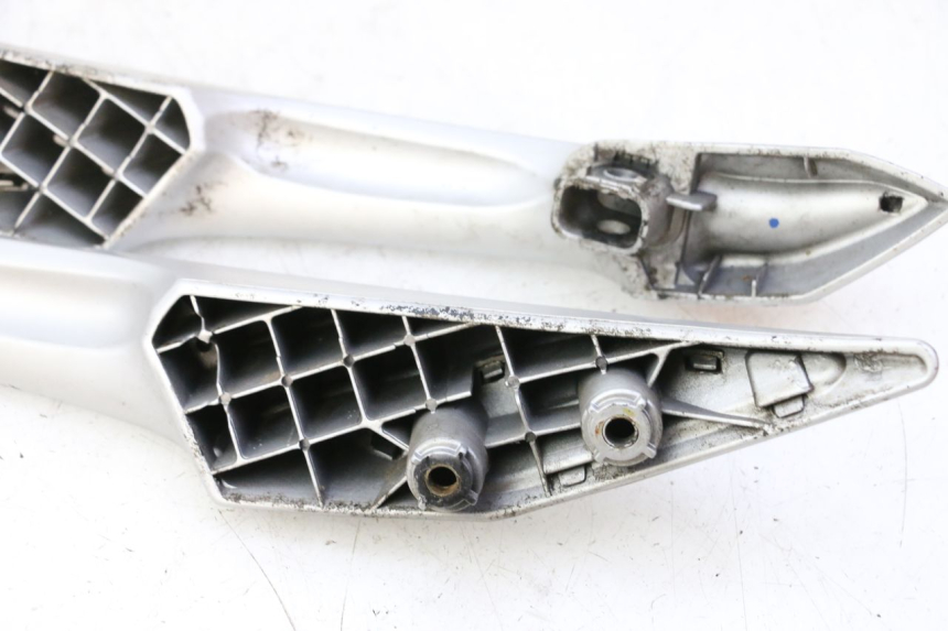 photo de HINTERRADGRIFF PEUGEOT SATELIS 125 (2006 - 2009)