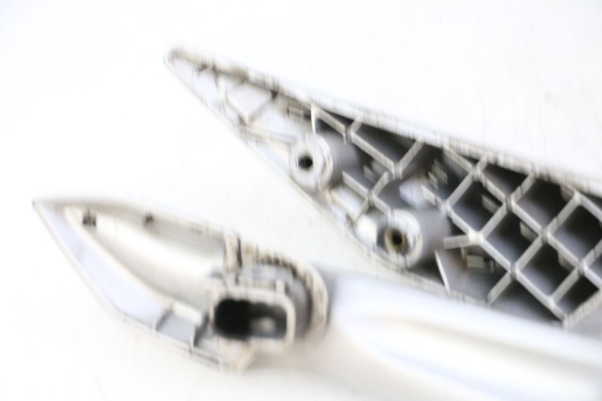 photo de HINTERRADGRIFF PEUGEOT SATELIS 125 (2006 - 2009)