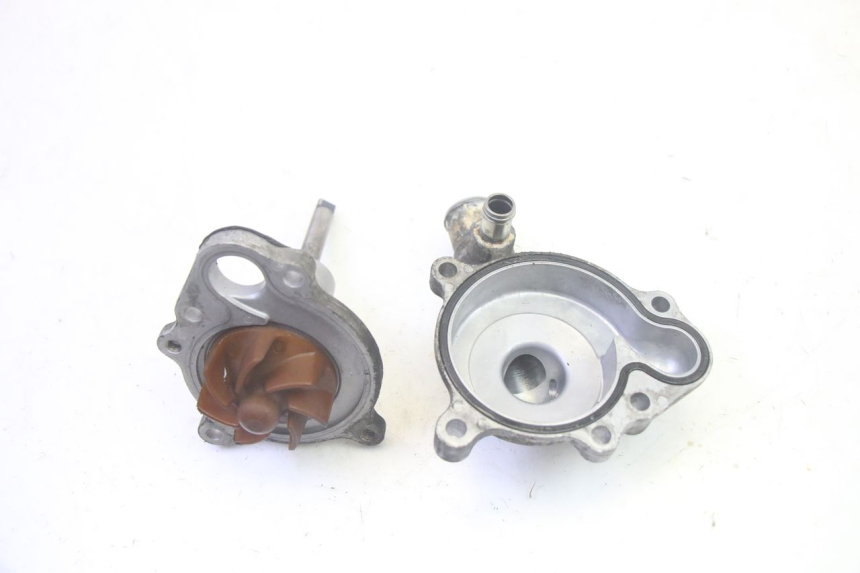 photo de WASSERPUMPE SUZUKI BURGMAN EXECUTIVE ABS 650 (2006 - 2012) - Zoom auf Gebrauchszustand