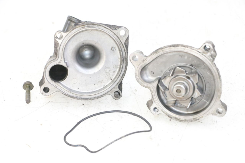 photo de WASSERPUMPE YAMAHA FZS FAZER 600 (2001 - 2003)