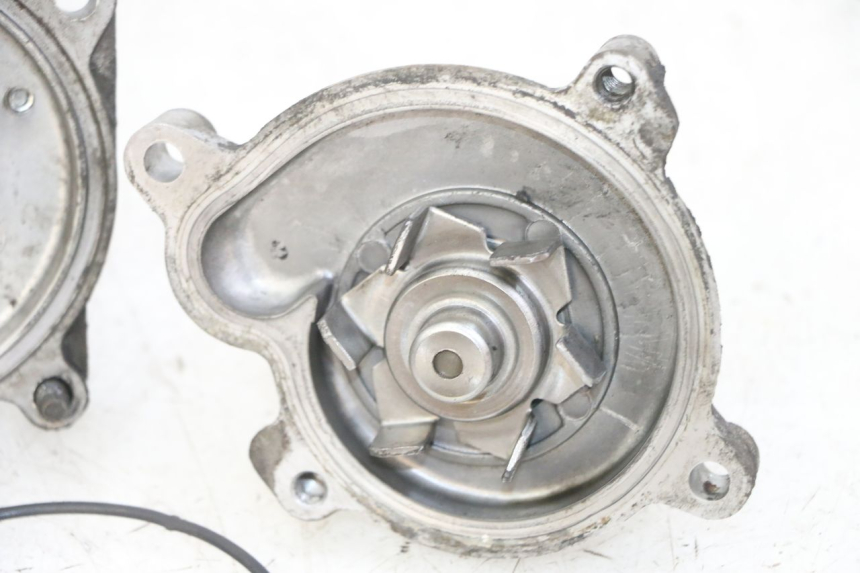 photo de WASSERPUMPE YAMAHA FZS FAZER 600 (2001 - 2003)