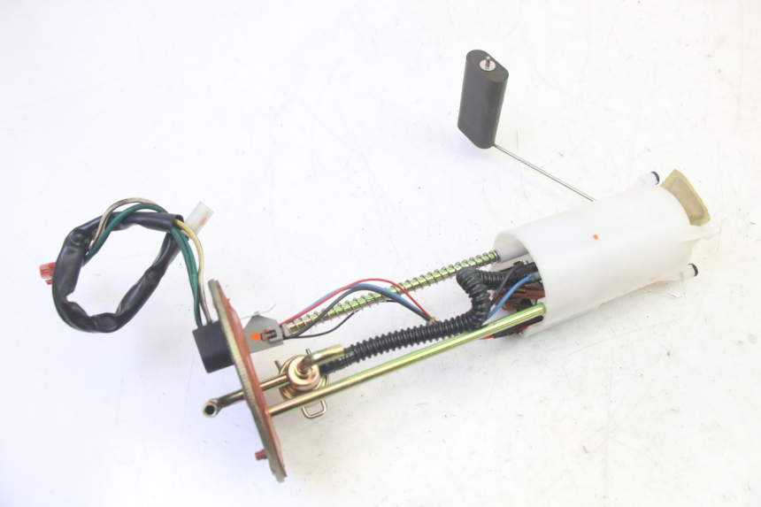 photo de BENZINPUMPE QUADRO 4 4D 350 (2015 - 2018)